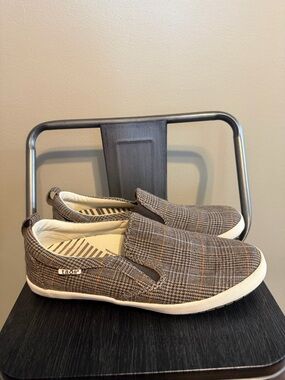 Taos Dandy Plaid Slip On Comfort Sneakers Size 11